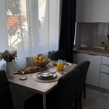 With Parking Space - 12152 Апартаменти Трогір